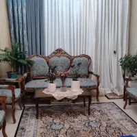 مبل ۹ نفره خوش رنگ به همراه میز و ۳ میز عسلی