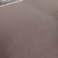 موکت به رنگ قهوه ای