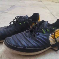 معاوضه کفش فوتسال 43