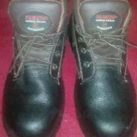 کفش|کیف، کفش، کمربند|خان ببین, |دیوار