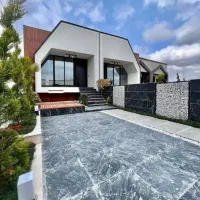 ویلا ۲۰۰ متری نوساز شهرکی استخردار لوکیش عالی