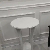 میز کنار سالنی