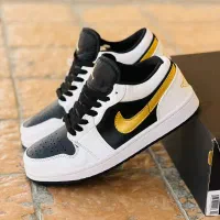 فروش کفش و کتونی