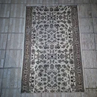 فرش (قالی) با زمینه کِرِم