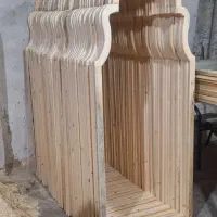 کارگر زیرکارچی رنگکار قاب آینه چوبی