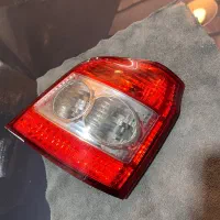 چراغ عقب ۱۱۱ راست