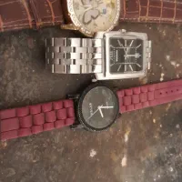 سه تا ساعت سالم فقت باتری میخاد