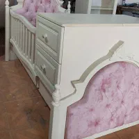 تخت نوزاد نوجوان جوان *نو*