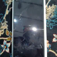 گوشی نوت 9 سالم تاج شکستگی کنار دوربین دارد