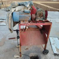 یک دستگاه شیر دوش و یک دستگاه داس برقی|ماشین‌آلات صنعتی|زیویه, |دیوار