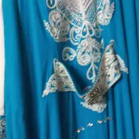 لباس مخمل زمستانه و لباس آزادی|لباس|خور (فارس), |دیوار