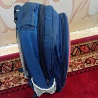 کیف مدرسه|کیف، کفش، کمربند|رشت, عینک|دیوار