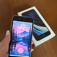 آیفون SE 2020