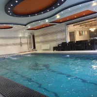 باغ ویلا استخردار و جکوزی فول امکانات ۳خواب مجهز