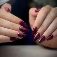 خدمات وآموزش کاشت ناخن
