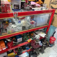 قفسه فروشگاهی شیشه دار و تر و تمیز