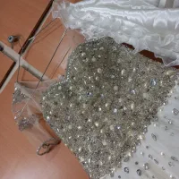 لباس عروس همراه تور فنری زیر لباس وشنل