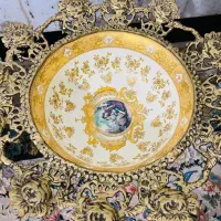 برنزه|ظروف سرو و پذیرایی|پاوه, |دیوار