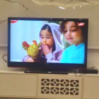 تلویزیون ۴۲LCDهیتاچی درحدصفر