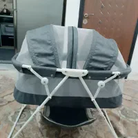 تخت کنار مادر