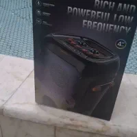 اسپیکر فول آکبند کادو بوده میخوام بفروشم زیر قیمت