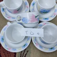 تعدادی بلور وچینی