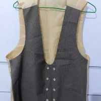 تعدادی جلیقه کت شلوار