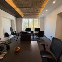 کارشناس فروش تلفنی خانم