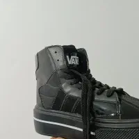 کفش و کراکس