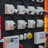 فروش و نصب دوربین مداربسته و دزدگیر اماکن