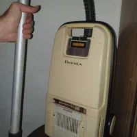 جاروبرقی کلاسیک Electrolux مدل 350 ساخت سوئد سالم