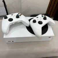 Xbox series s همراه با دو دسته