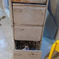 یک عدد چهار کشابه آهنی سالم سنگین|جاکفشی، کمد، دراور|مسجد سلیمان, |دیوار