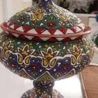 شکلات خوری سنتی .یک دست فنجان و یک دست لیوان