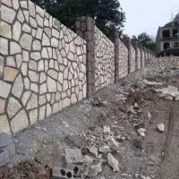 نیازمند بنّای دیوار سنگی