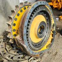 چرخ عقب بلدوزر 155|قطعات یدکی و لوازم جانبی|تهران, امام زاده عبدالله|دیوار