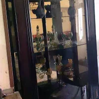 ویترین چوبی درحد نو