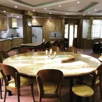 اجاره ویلا 2200 متری لب اب باغبهادران|اجارهٔ خانه و ویلا|باغ بهادران, |دیوار