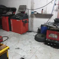 لاستیک فروشی و پنچر گیری شبانه روزی