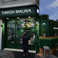 صندقدار/فروشنده خانم