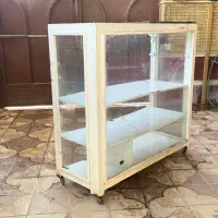 ویترین بوفه