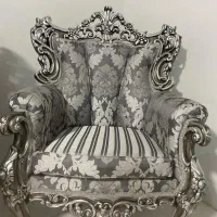 مبل سلطنتی همراه میز نهارخوری ترک  در حد نو .