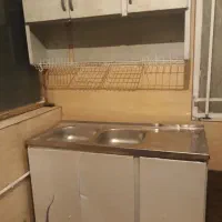 ظرفشویی و آب چکان