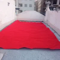 موکت قرمز خوشرنگ درحدنو تمیزوسالم