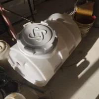 پنجره حمام با مخزن آب|مصالح و تجهیزات ساختمان|ویلکیج, |دیوار