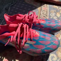 کفش فوتبال(استوک)+f50ابی صورتی سایز40