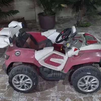 ماشین شارژی دو موتوره نیاز به باتری داره|اسباببازی|رشت, لاکان شهر|دیوار