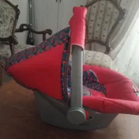 کریر تمیز و سالم رنگ قرمز اسپورت دختر و پسر نداره