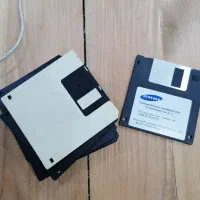 تعدادی فلاپی دیسک