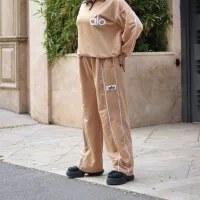 ست الو|لباس|اصفهان, باغ فردوس|دیوار